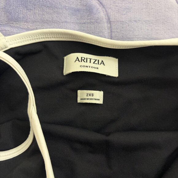 Aritzia Original Contour Swoop Cami Tank in Black/White - Picture 4 of 5